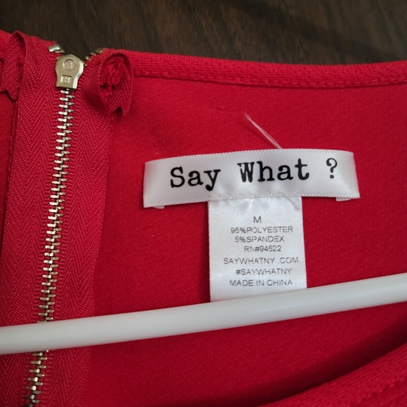 Pretty red dress - Picture 3 of 4